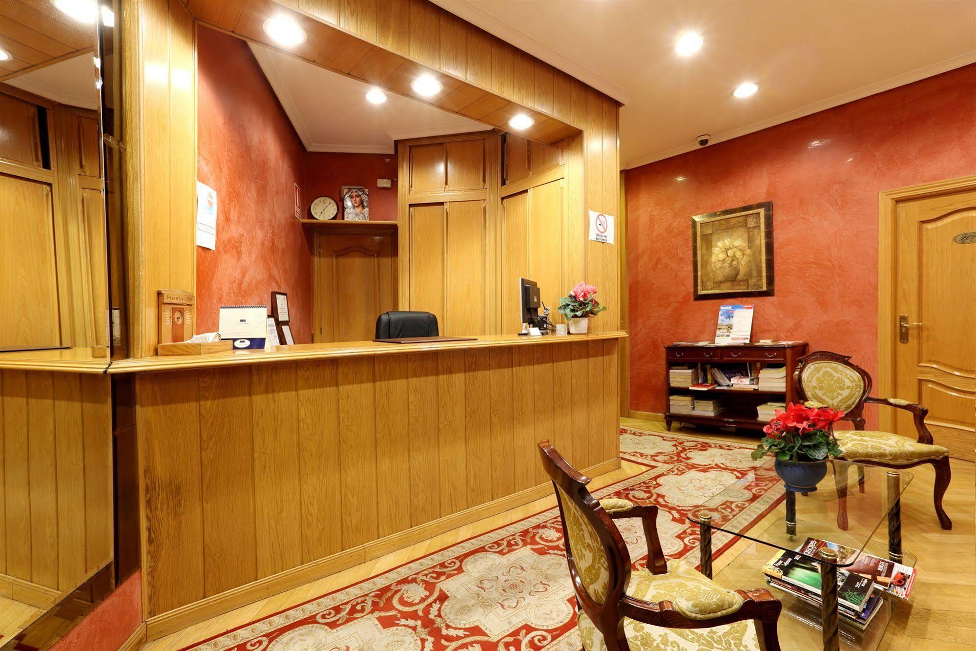 Hostal Sil & Serranos Madryt Zewnętrze zdjęcie